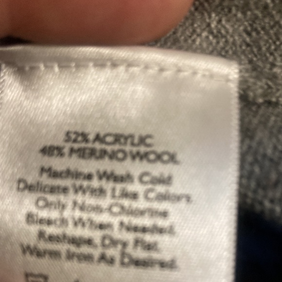 Eddie Bauer Grey Shrug - Picture 4 of 4